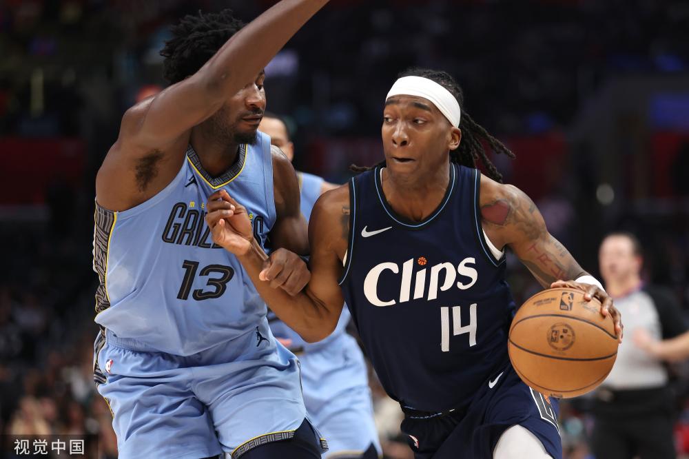 在进攻端 在进攻端